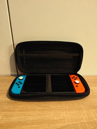 NINTENDO SWITCH V2 + ACCESORIOS + FUNDA