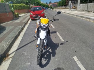 Moto um dsr 125 ex