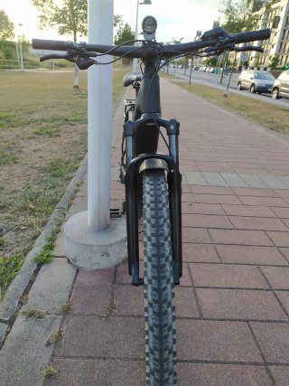Bicicleta eléctrica Cube. Motor Bosch 800Nw