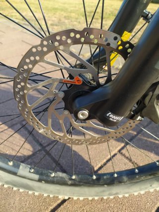 Bicicleta eléctrica Cube. Motor Bosch 800Nw