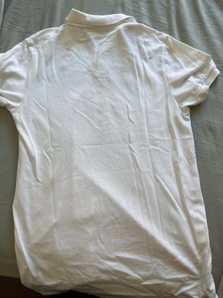 Polo blanco Alvaro Moreno.