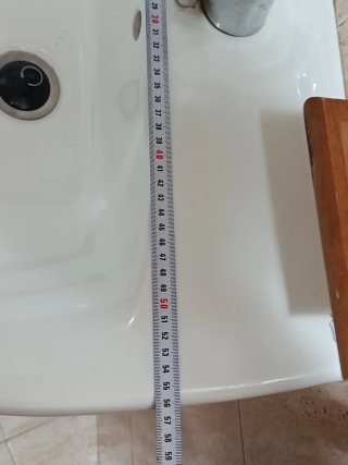 Lavabo y grifo