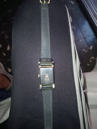 Reloj Camy Mujer Dorado y Negro