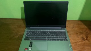 Portátil Lenovo IdeaPad Slim 3 Ryzen 5 7520U 8GB 5