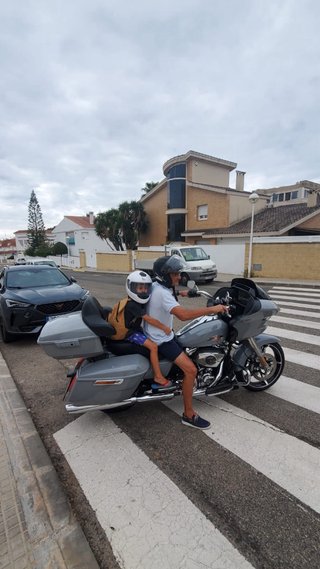 Título: Harley-Davidson Road Glide 2024 – 2.000 km