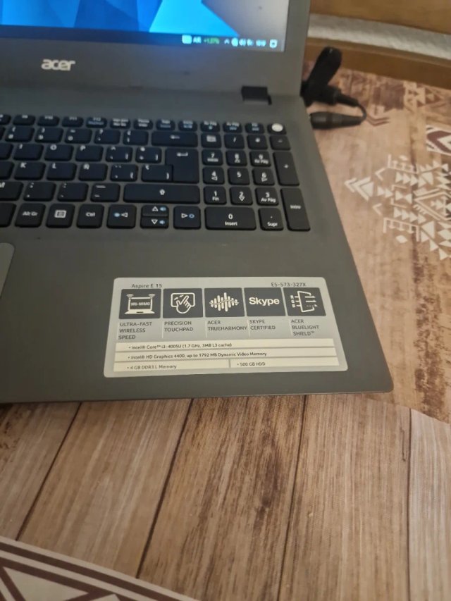 Acer Aspire E5-573 | i3, 4GB RAM, 500GB senza batteria