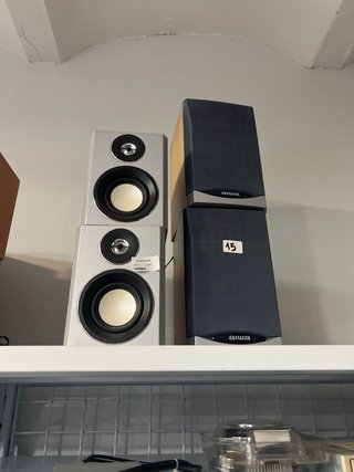 Altavoces Sony Negros y Plateados
