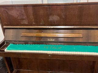 piano vintage