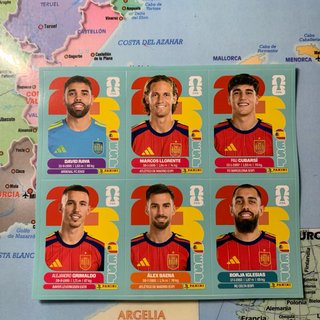 Lamina con 6 cromos actualización españa mundial