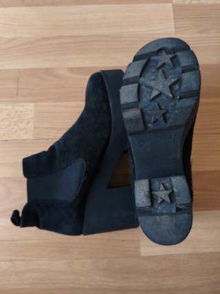 Zapatos de ante negros con plataforma