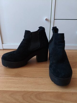 Zapatos de ante negros con plataforma