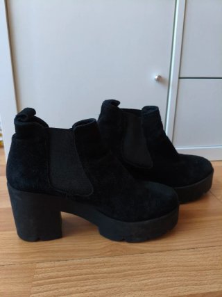 Zapatos de ante negros con plataforma