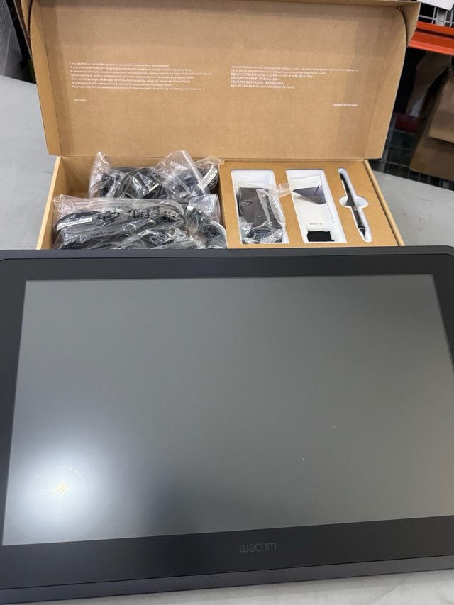 Wacom Cintiq 22 DTK2260K0A - Monitor Interactivo - miniatura 4
