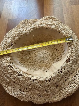 Cappello in paglia chiaro