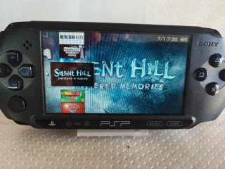 Sony PSP Street E-1004 + Memory Stick Pro Duo 4GB
