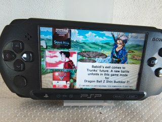 Sony PSP Street E-1004 + Memory Stick Pro Duo 4GB