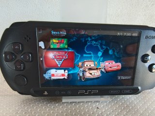 Sony PSP Street E-1004 + Memory Stick Pro Duo 4GB