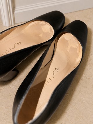 Zapatos de salón, Unisa