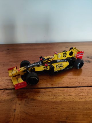 Scalextric F1 Renault R30 Kubica