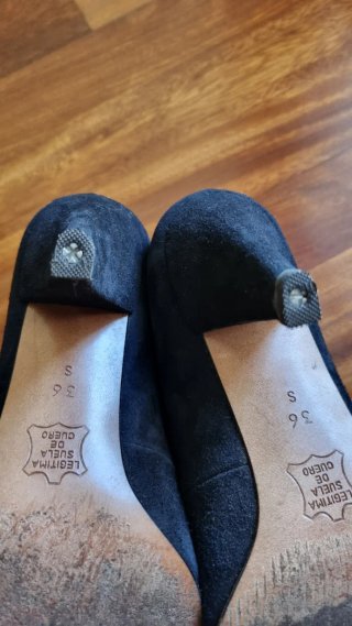 Zapatos de ante, tacón