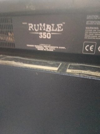 Amplificador fender rumber 350