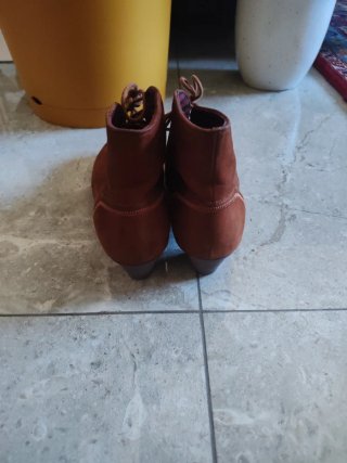 Botines marrones campera cordones