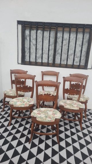 6 sillas madera muy buen estado todas 80€
