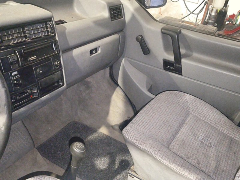 Volkswagen Caravelle 2000 - foto 1