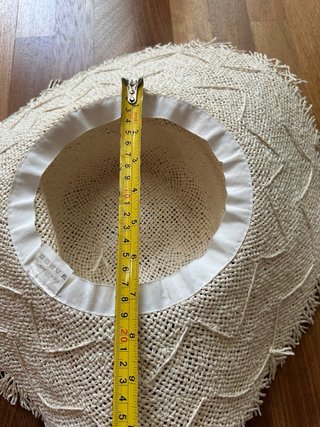 Cappello di paglia panna con perline
