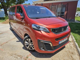 Peugeot Traveller Allure 2021 8 Plazas
