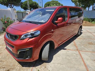 Peugeot Traveller Allure 2021 8 Plazas