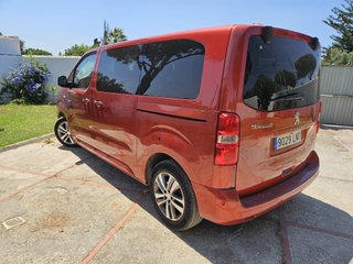 Peugeot Traveller Allure 2021 8 Plazas
