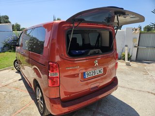 Peugeot Traveller Allure 2021 8 Plazas