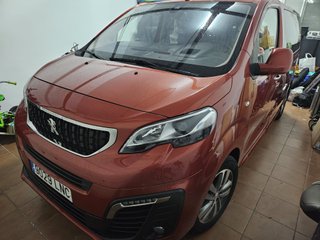 Peugeot Traveller Allure 2021 8 Plazas
