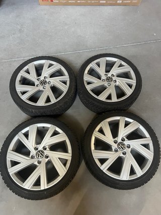 Llantas Volkswagen 18 originales con Neumáticos