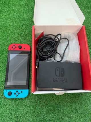 Nintendo Switch completa con caja original