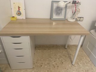 Escritorio Ikea con cajonera blanca
