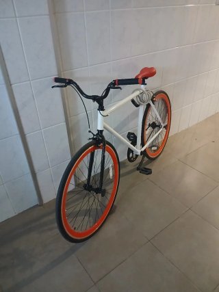 Bicicleta Fixtyle 28 Naranja y Blanca