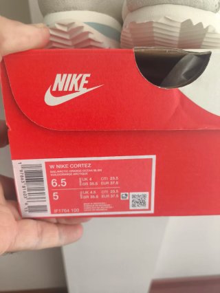 Zapatillas Nike cortez talla 37.5