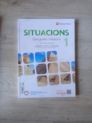 Libro de texto y cuaderno  actividades de Sociales