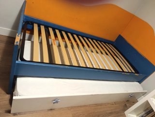 Cama con somier y cama nido debajo