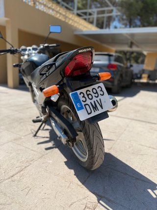 Honda CBF 250 Naked Negra