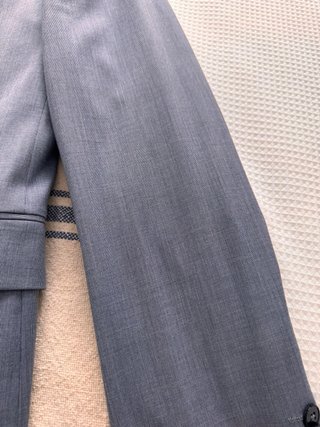 Traje de hombre azul elegante