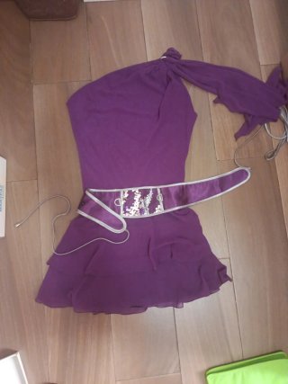 Vestido morado de fiesta