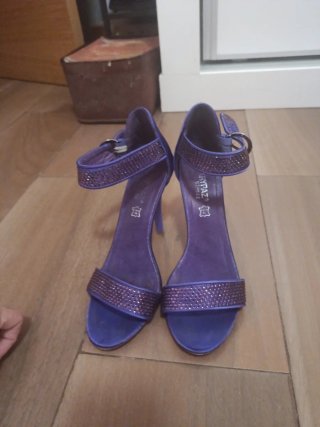 Vestido morado de fiesta