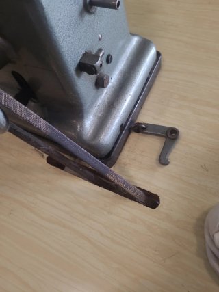 Máquina de coser Alta Peletería