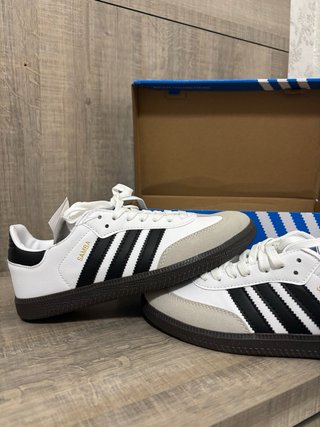 Bambas adidas samba.