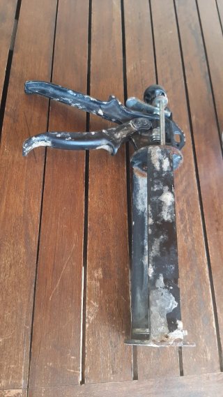 PISTOLA PARA APLICAR TACO QUIMICO