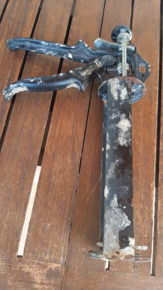 PISTOLA PARA APLICAR TACO QUIMICO