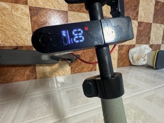 Monopatin electrcio con cargador marca VOVO